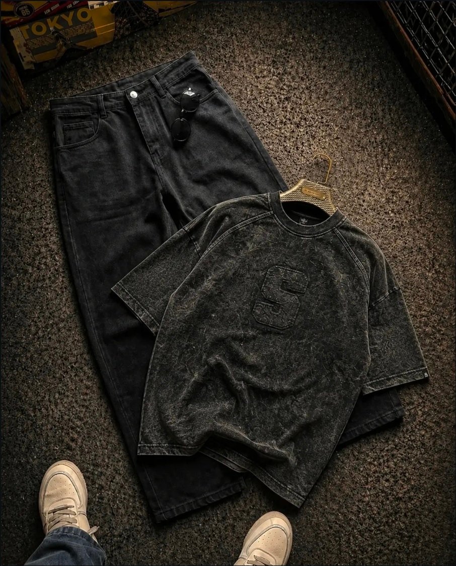 alt="men casual black tshirt and black pant"